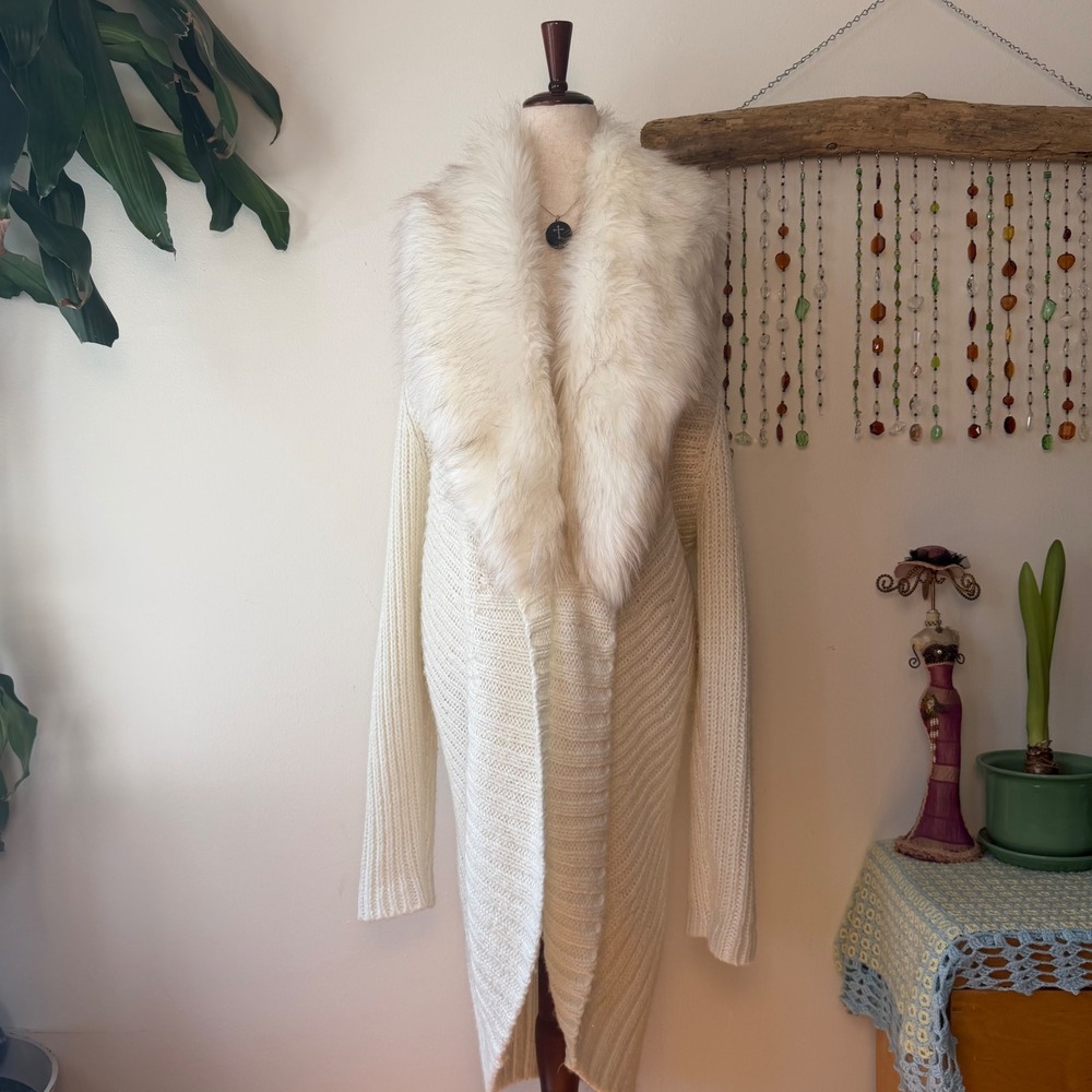 Jennifer Lopez White Faux Fur Trim Duster Cardigan Sweater Y2K Mcbling Tuscan